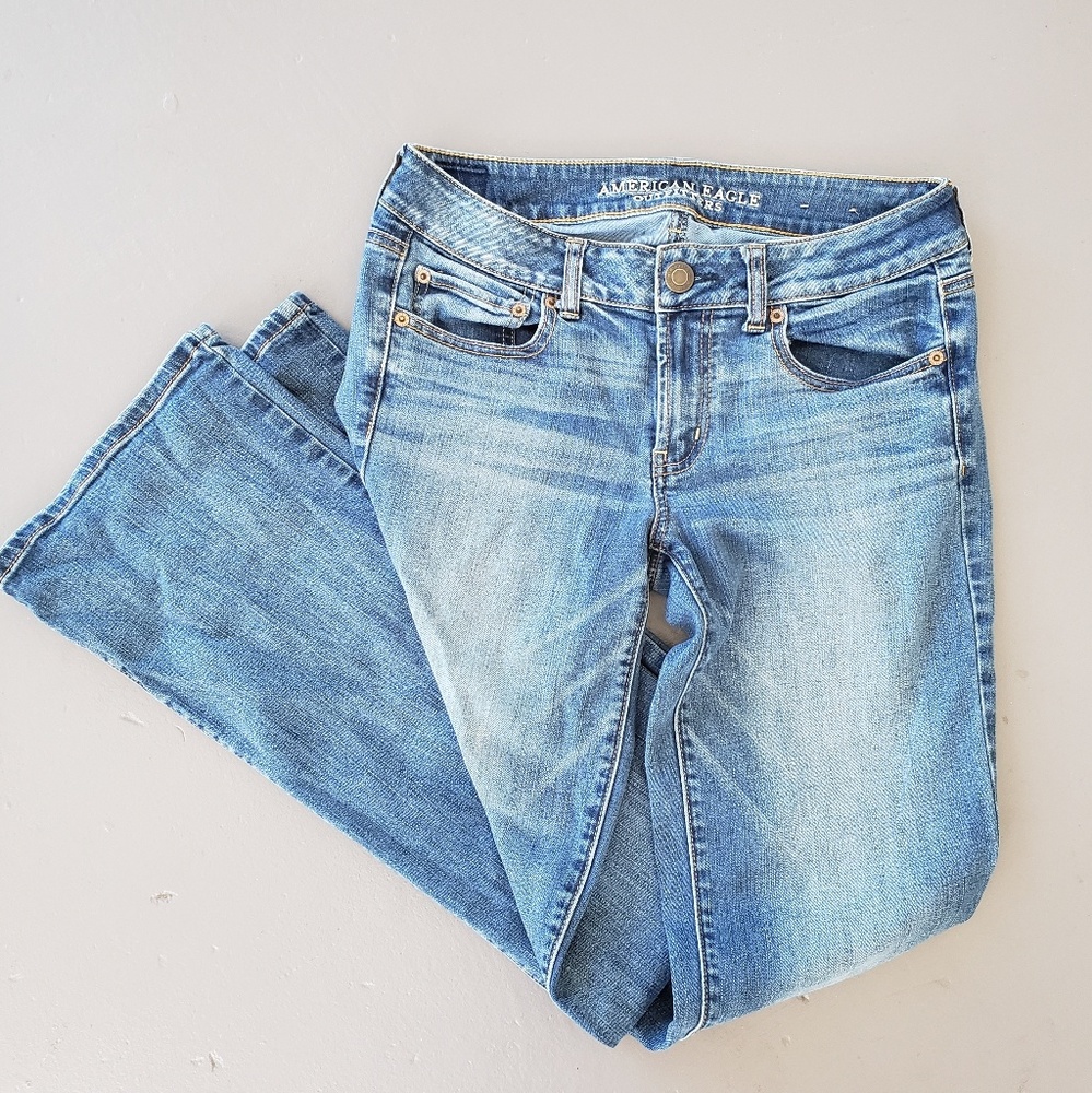 American Eagle "Favorite Boyfriend" Blue Jeans